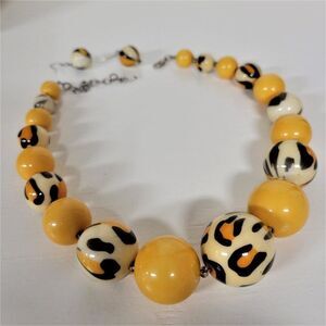 Yellow Necklace with Earrings - NEW